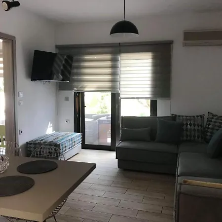 Апартаменты Chrysanthi And Pefkos Pefki (Rhodes)