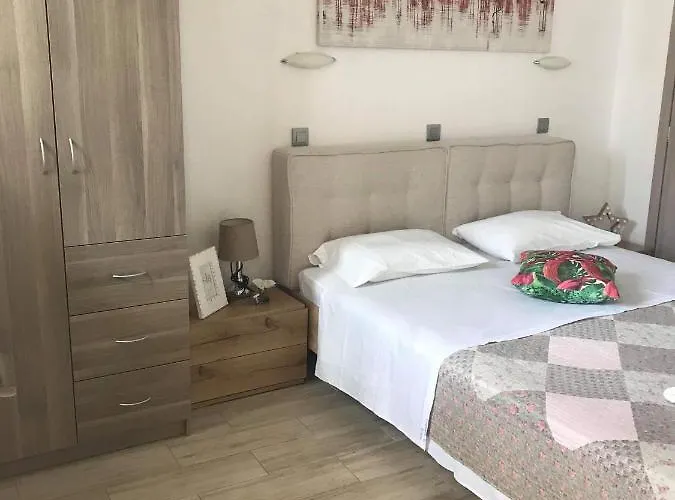 Апартаменты Chrysanthi And Pefkos Pefki (Rhodes)