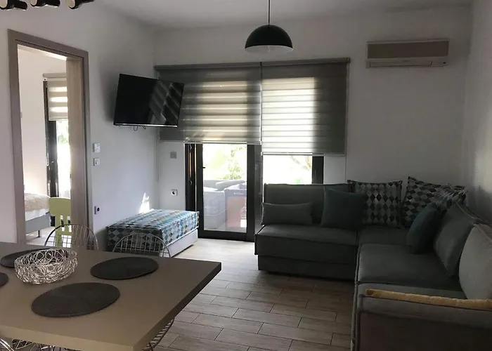 Апартаменты Chrysanthi And Pefkos Pefki (Rhodes)