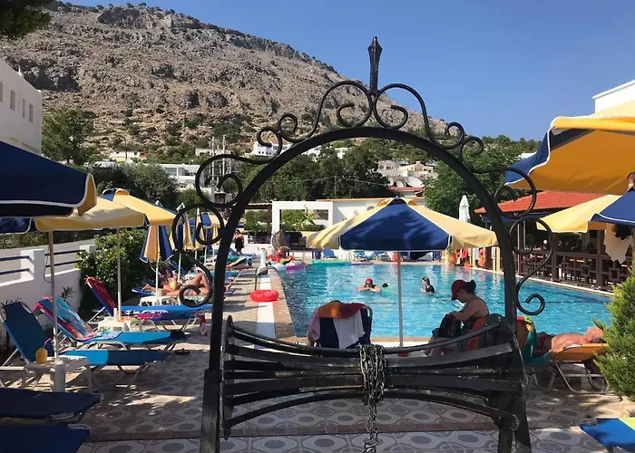 Апартаменты Chrysanthi And Pefkos