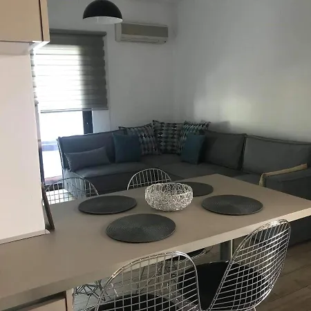 Chrysanthi And Pefkos 아파트 *