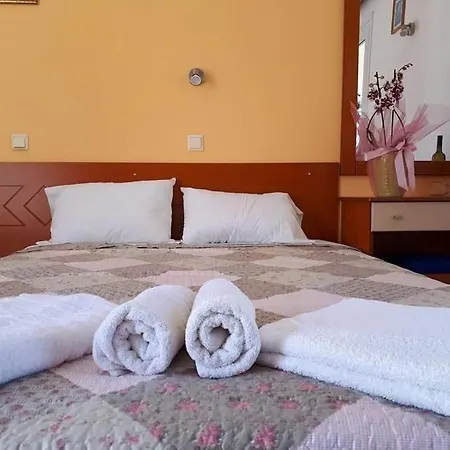 Chrysanthi And Pefkos Pefki