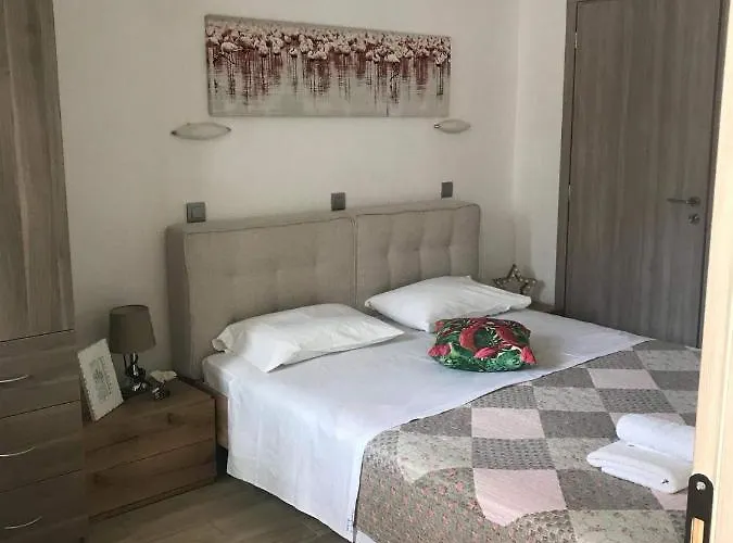 Chrysanthi And Pefkos * Pefki (Rhodes)