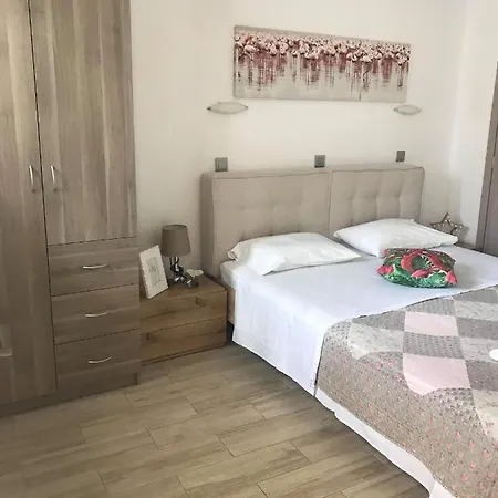 Apartman Chrysanthi And Pefkos Pefki