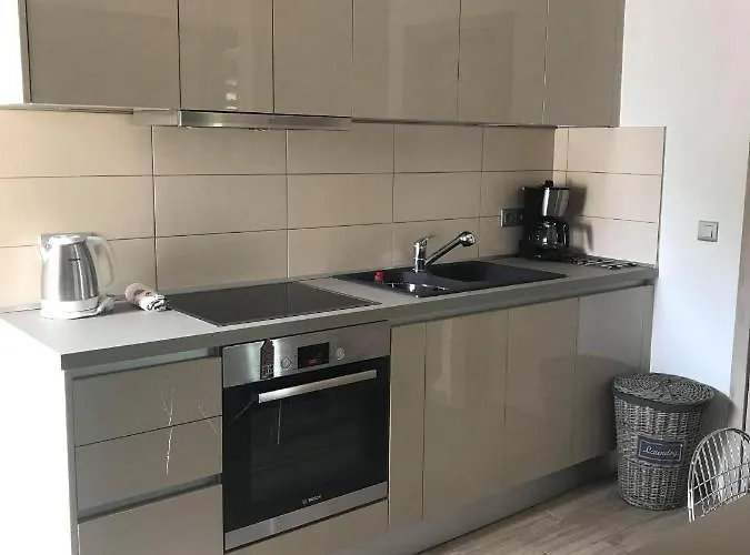 Chrysanthi And Pefkos * Pefki