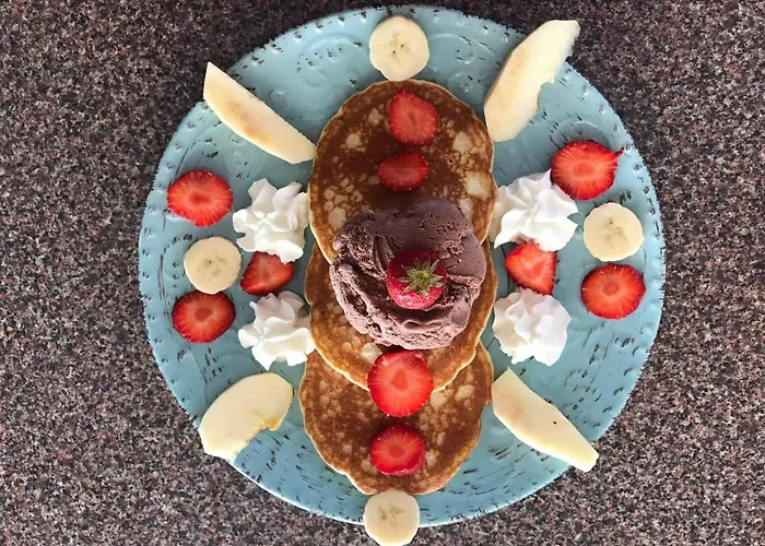 Chrysanthi And Pefkos Daire Pefki